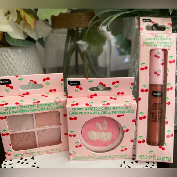 🆕🍒 b•pure Limited Edition Cherry Scented Make-Up Trio Brand New! 3 Piece Set. - Picture 2 of 8